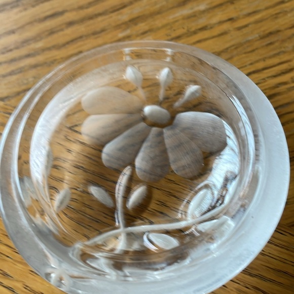 Princess House Vanity Lead Crystal Etched Flower Box - Picture 3 of 4